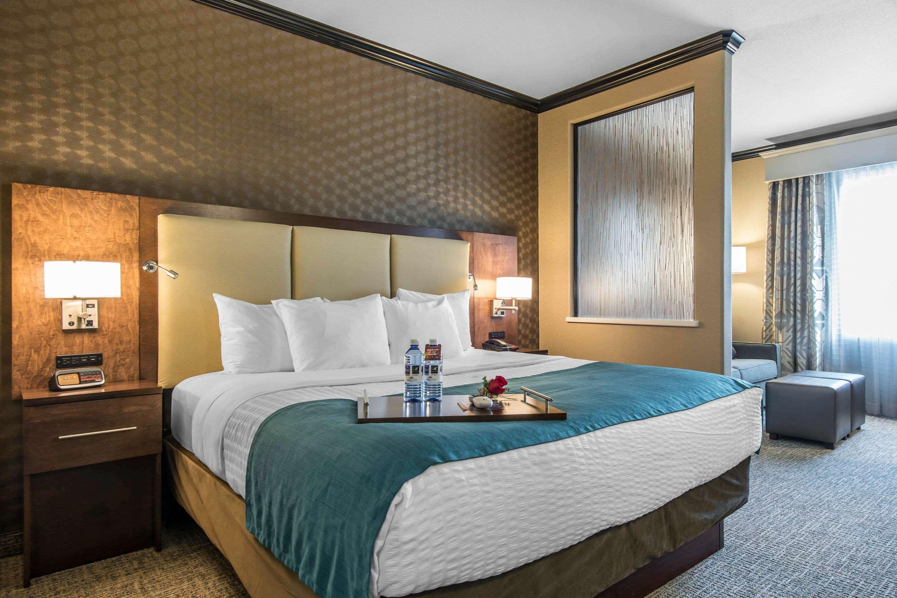 The Heritage Inn & Suites, Ascend Hotel Collection غاردن سيتي المظهر الخارجي الصورة