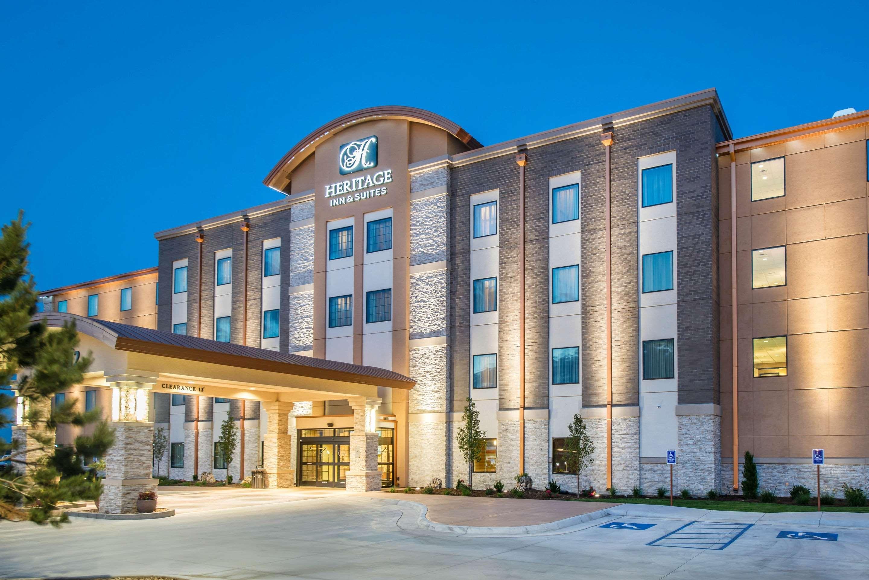 The Heritage Inn & Suites, Ascend Hotel Collection غاردن سيتي المظهر الخارجي الصورة