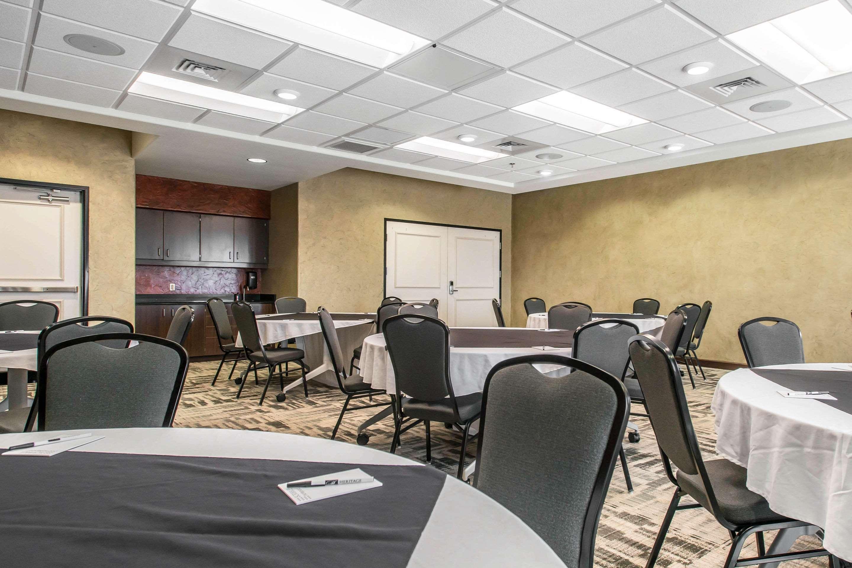 The Heritage Inn & Suites, Ascend Hotel Collection غاردن سيتي المظهر الخارجي الصورة