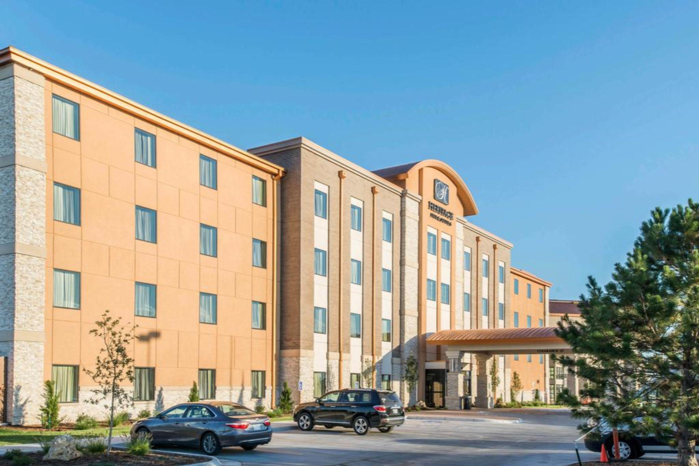 The Heritage Inn & Suites, Ascend Hotel Collection غاردن سيتي المظهر الخارجي الصورة