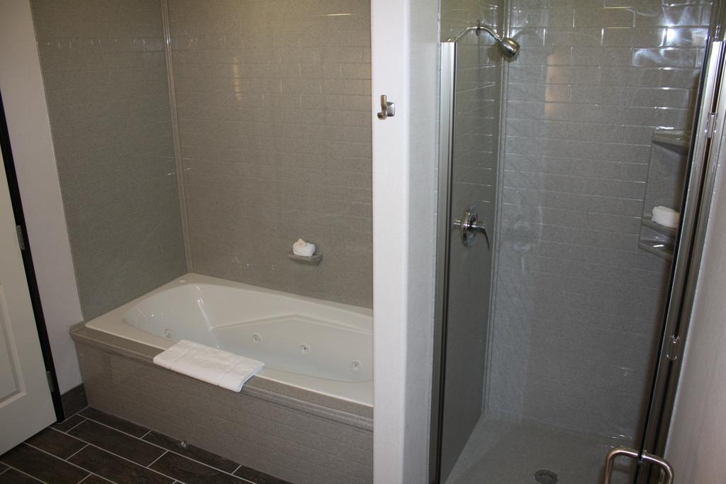 The Heritage Inn & Suites, Ascend Hotel Collection غاردن سيتي المظهر الخارجي الصورة