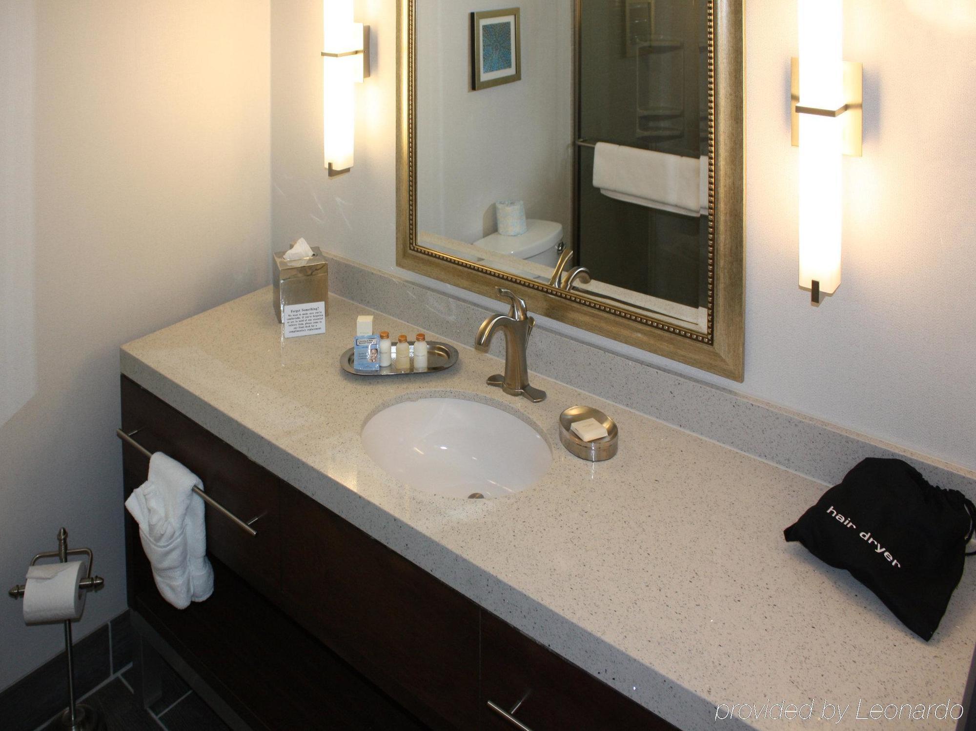 The Heritage Inn & Suites, Ascend Hotel Collection غاردن سيتي المظهر الخارجي الصورة